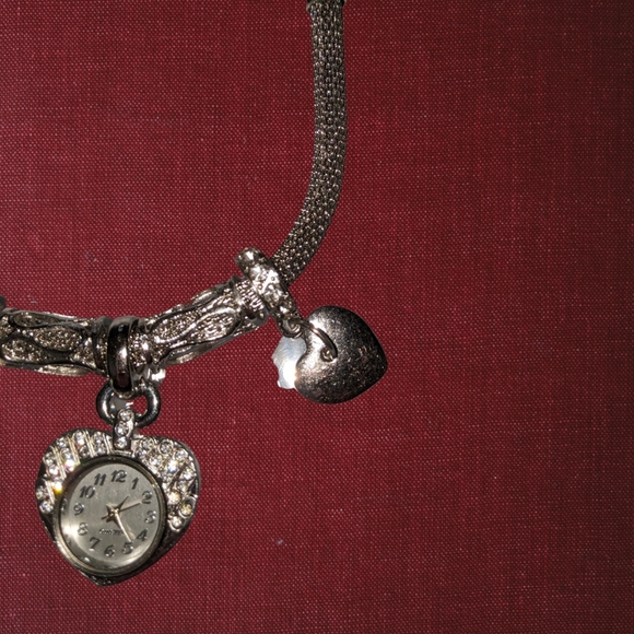 SILVER FASHION WATCH - Picture 4 of 6